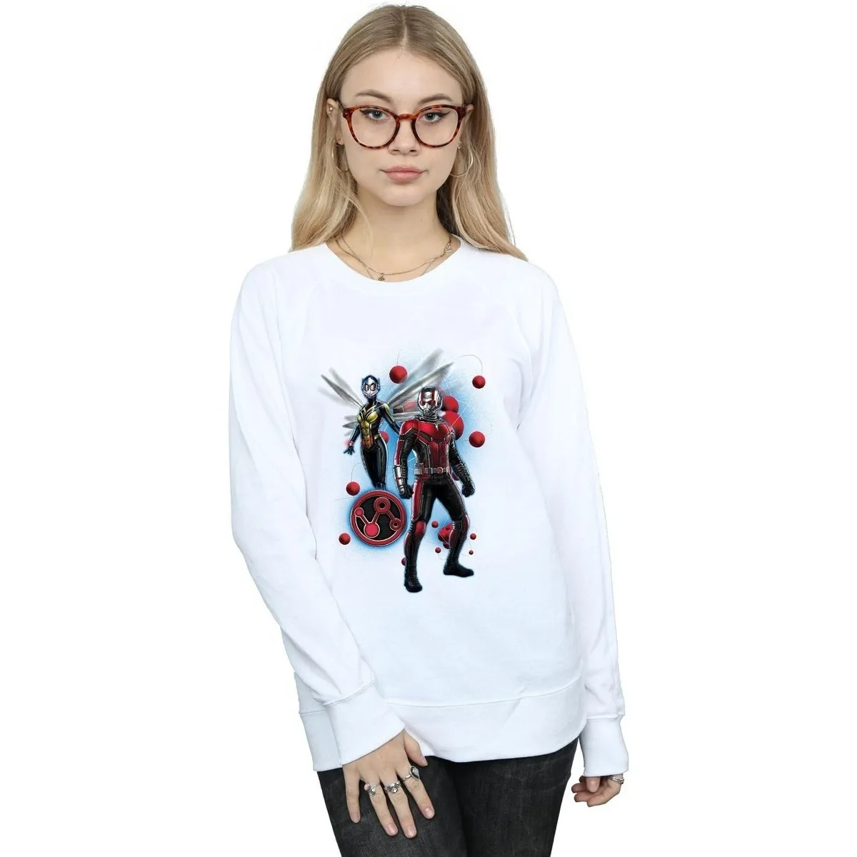 ANTMAN AND THE WASP PARTICLE POSE