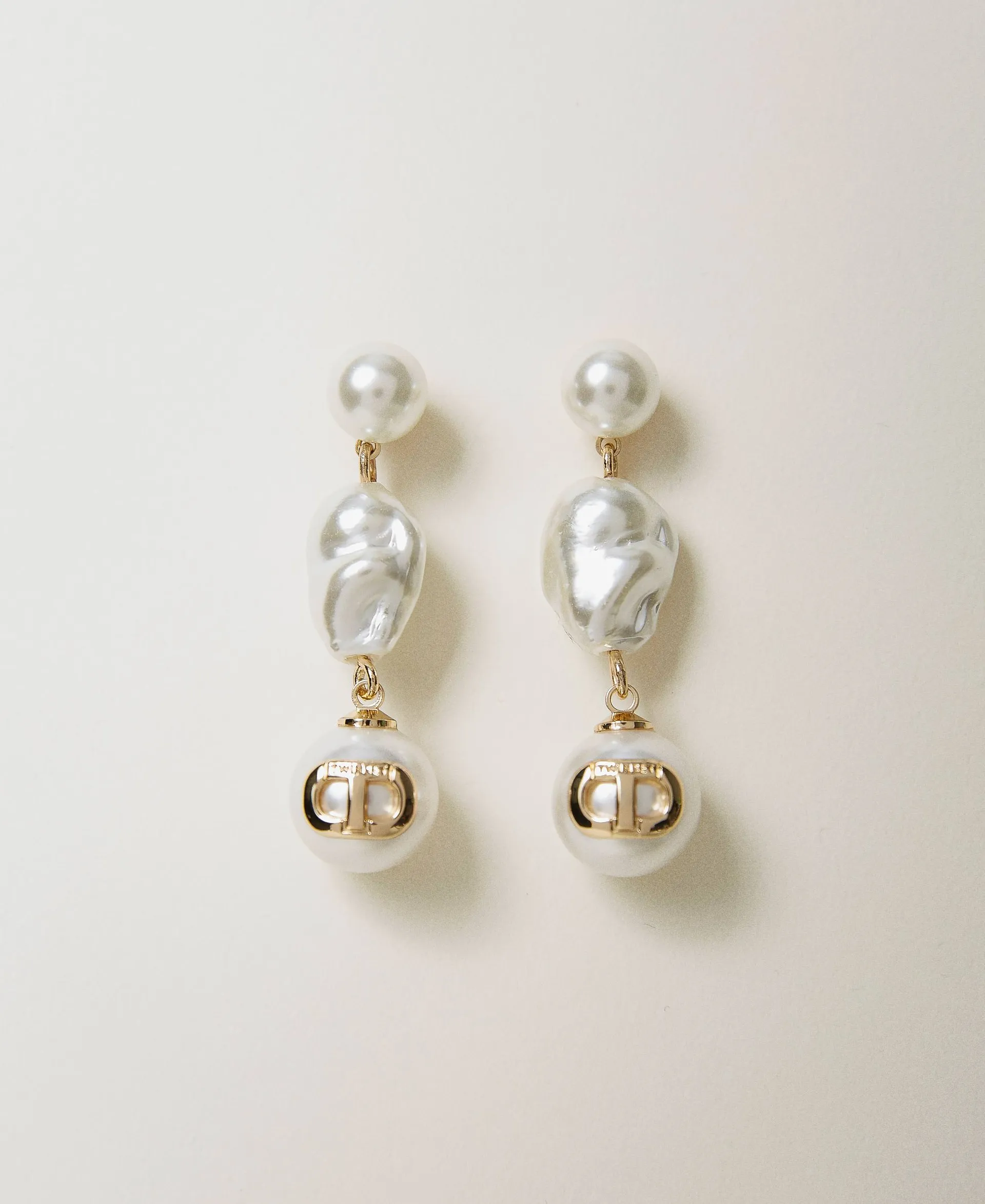 Boucles d’oreilles pendantes avec perles et Oval T