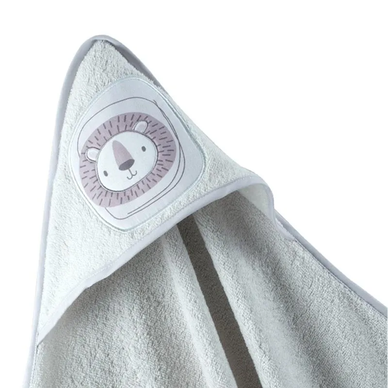 Capa de Baño bebé bordada León