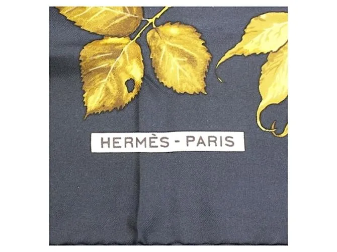 Carré 90 de Hermès Dorado 