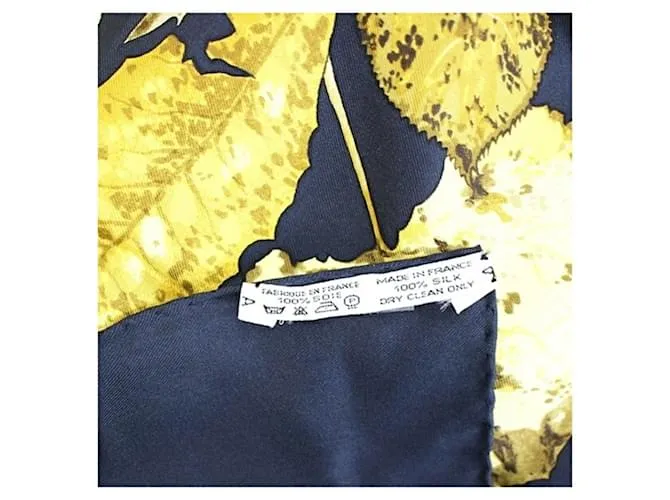 Carré 90 de Hermès Dorado 