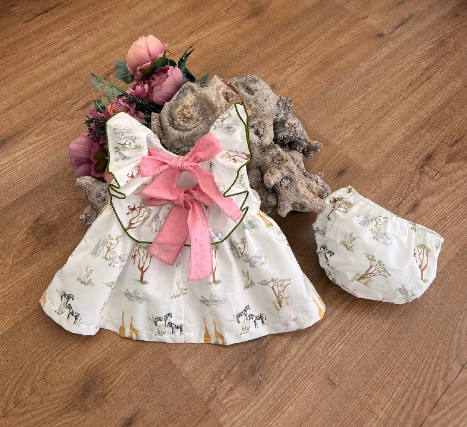 Conjunto para niña colección Safari de Mon Petit Bonbon