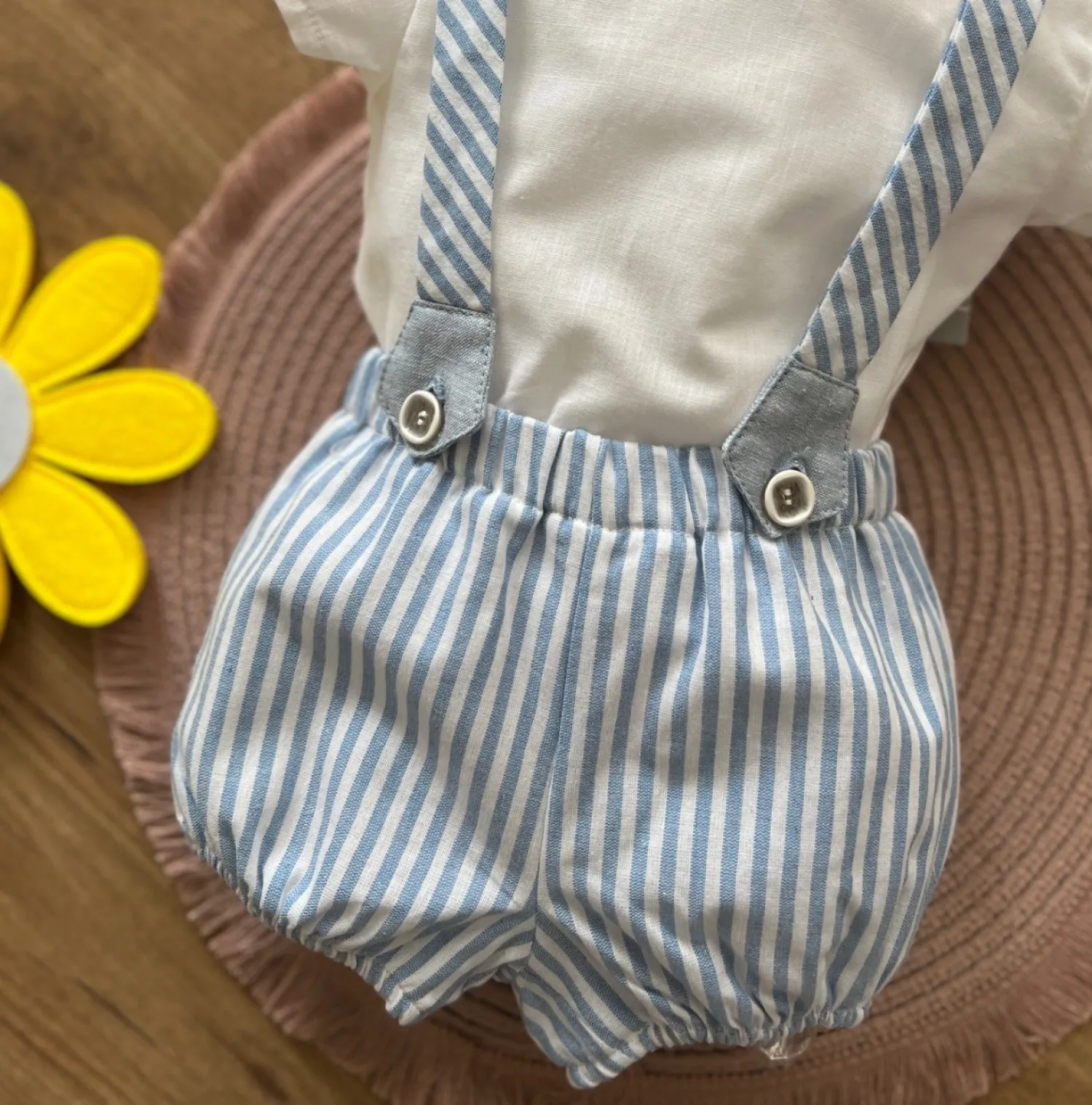 Conjunto para niño. Ranita y blusa colección Norah