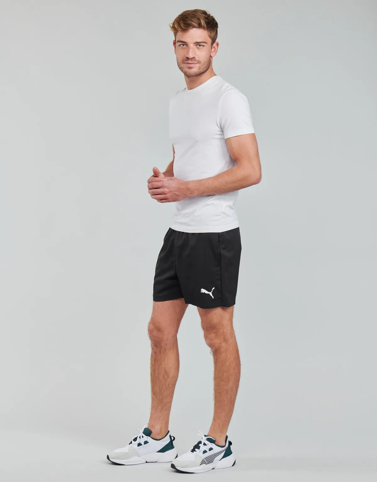 ESS ACTIVE WOVEN SHORT