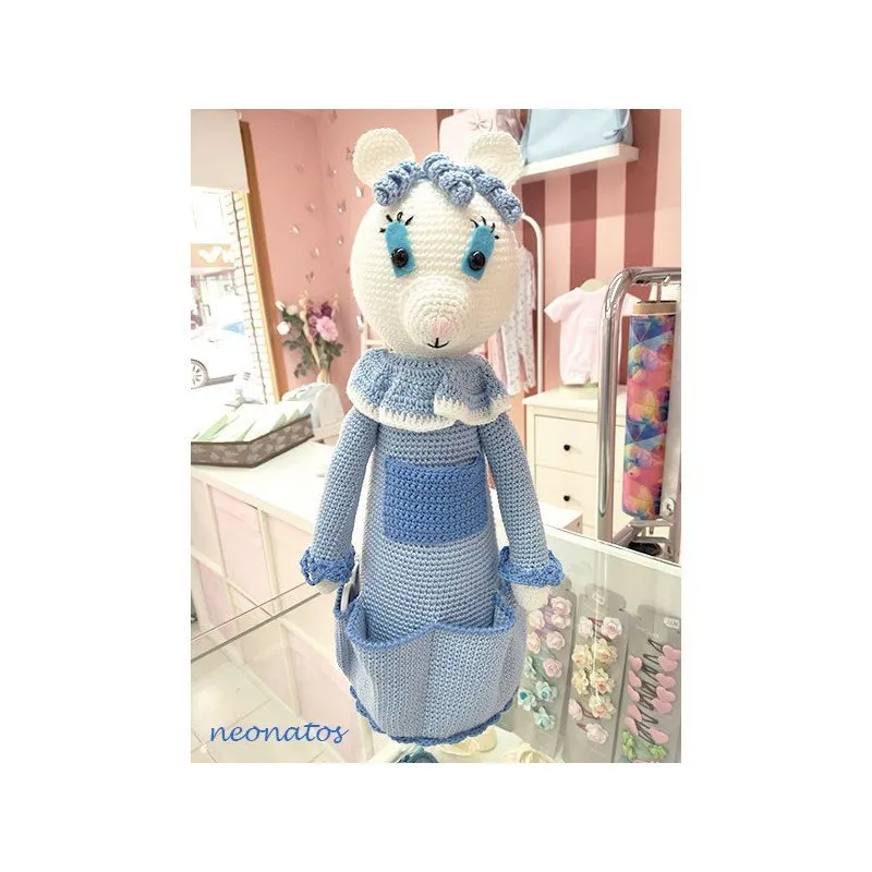 Muñeca artesanal crochet Osa