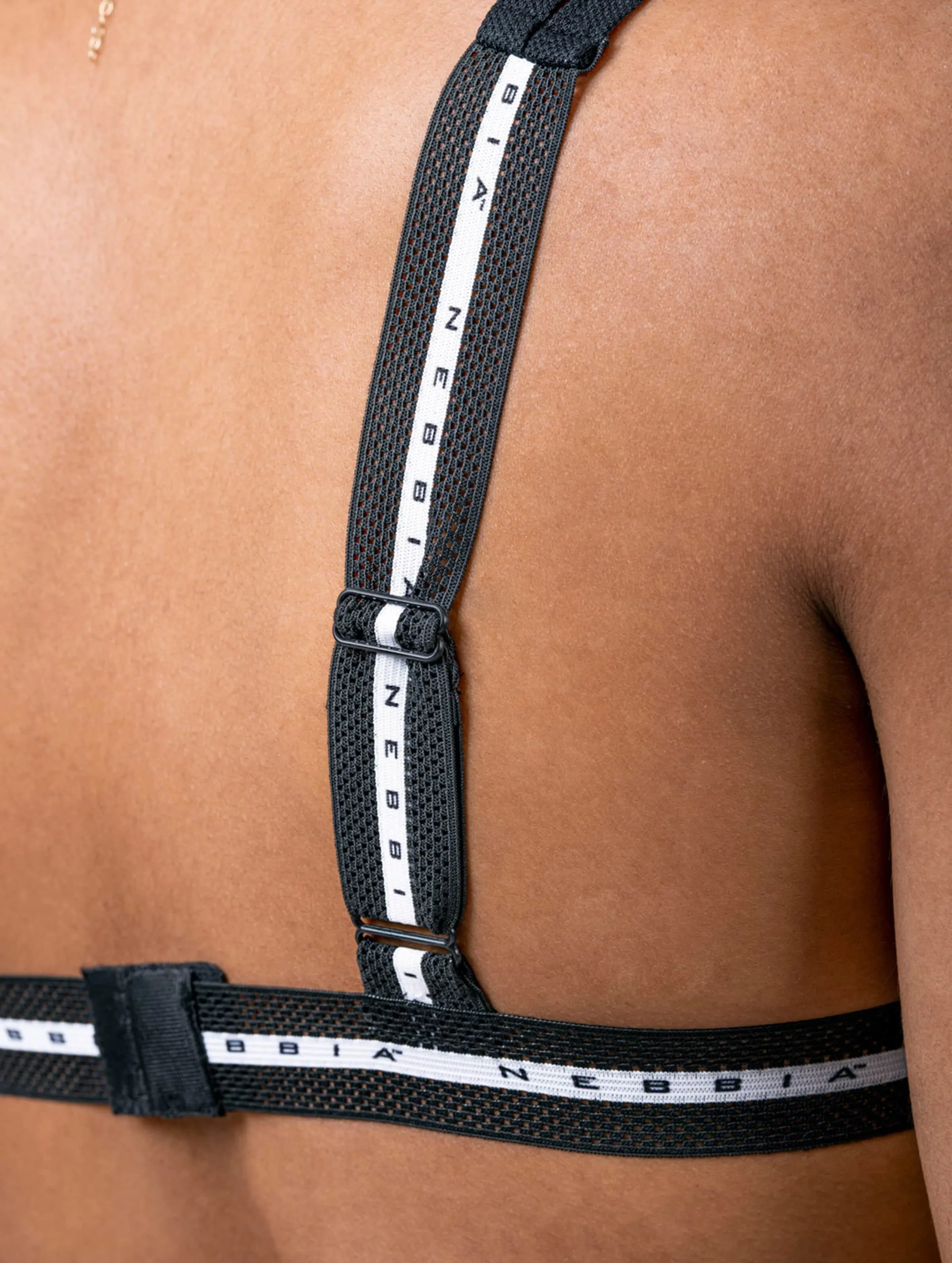 Nebbia Mesh Me Triangle