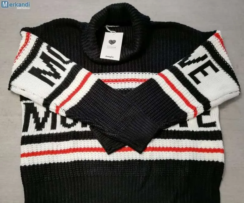 Ropa de mujer de stock