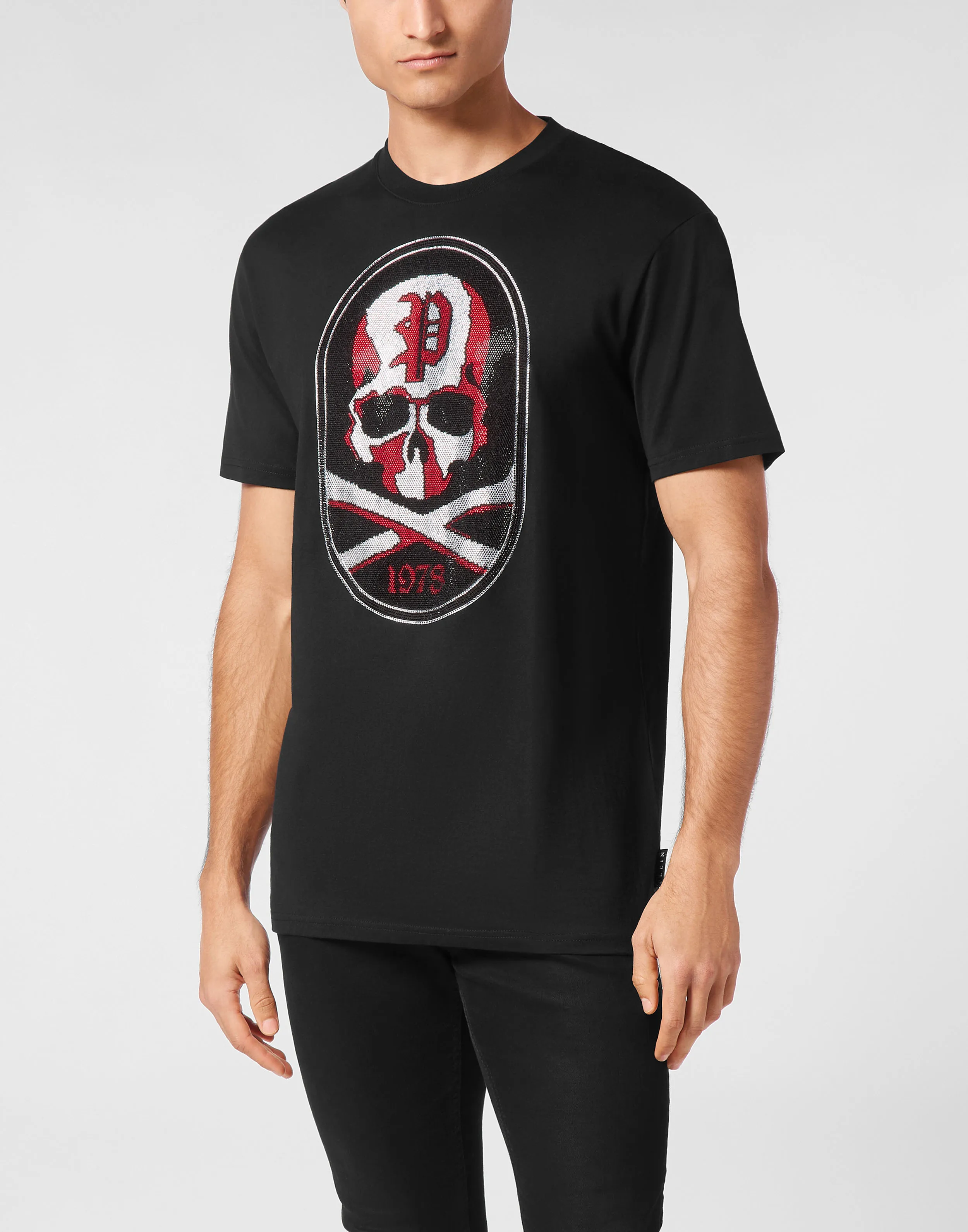 TSHIRT ROUND NECK SS WITH PATCH SKULL&BONES