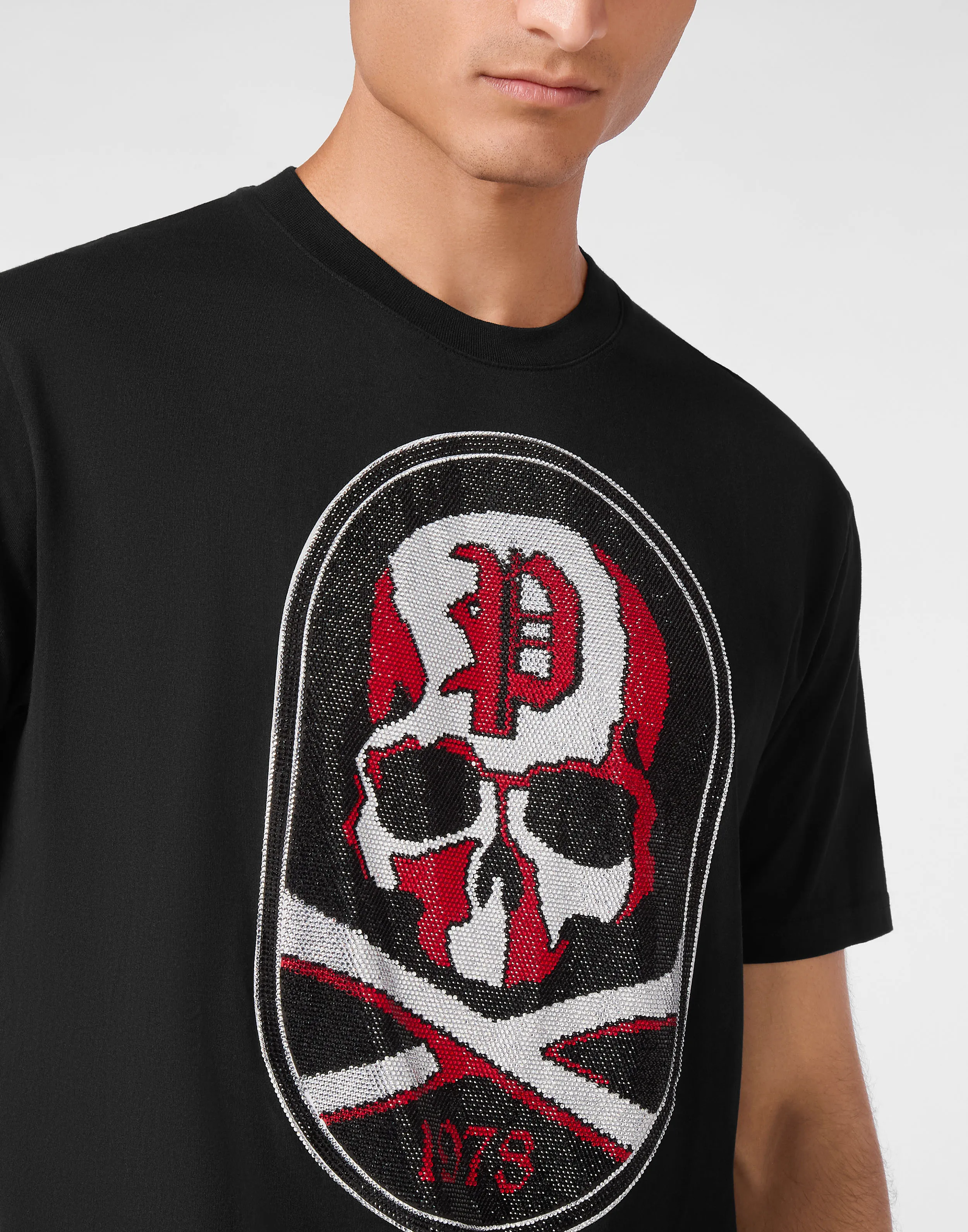 TSHIRT ROUND NECK SS WITH PATCH SKULL&BONES