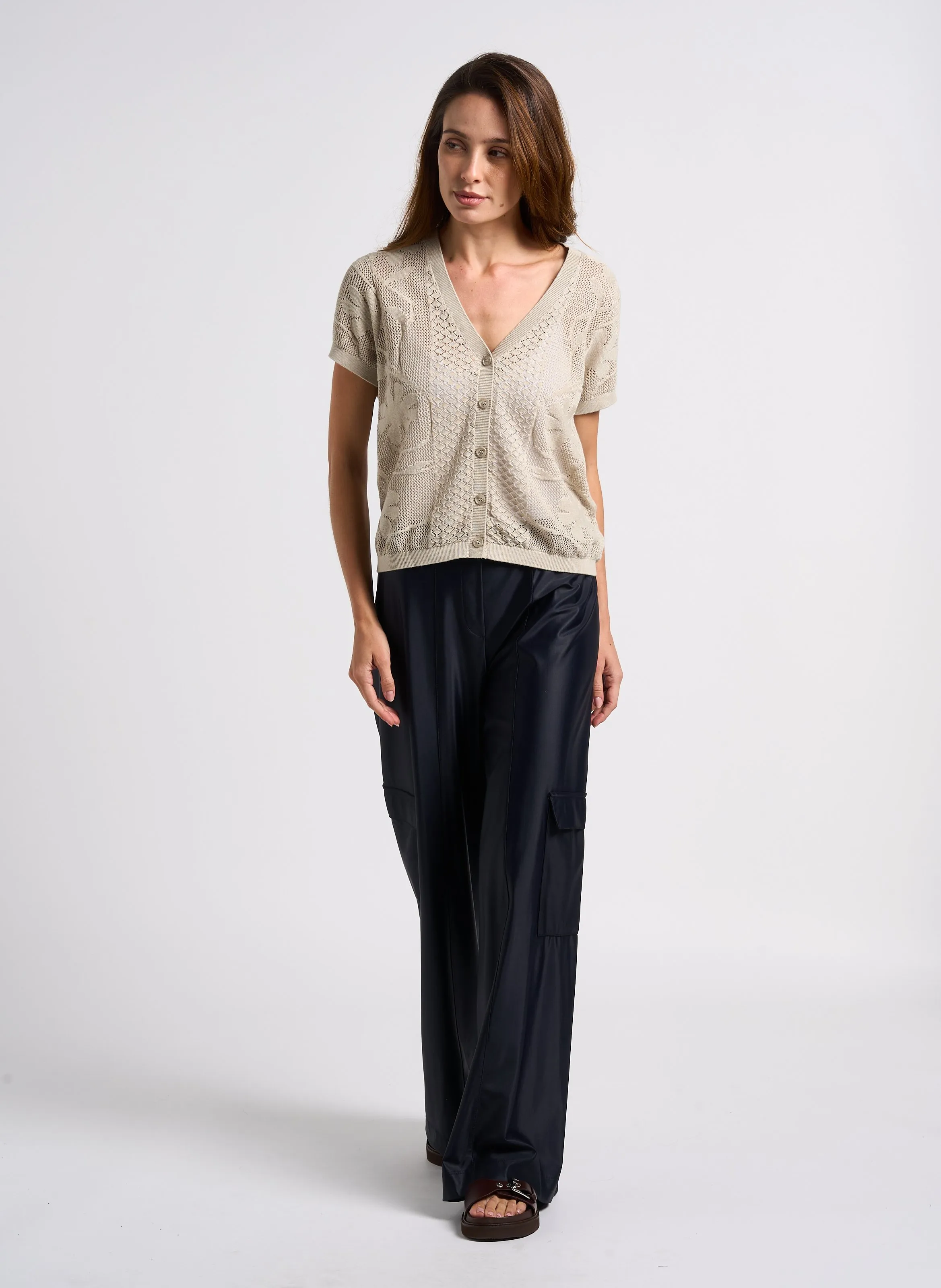 TESEO  PANTALóN RECTO SATINADO EN NEGRO