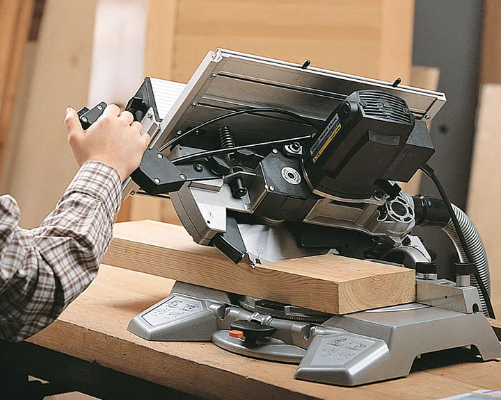 TM43L   Tronzadora abatible con mesa superior