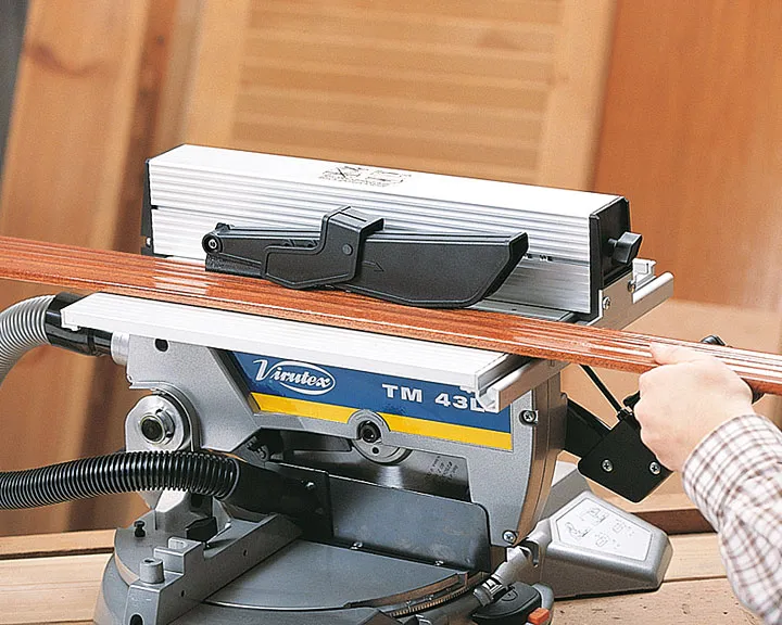 TM43L   Tronzadora abatible con mesa superior