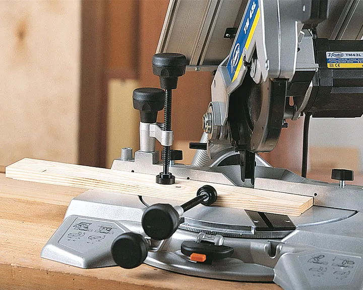 TM43L   Tronzadora abatible con mesa superior