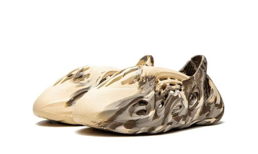 Yeezy Foam RNNR MX Cream Clay