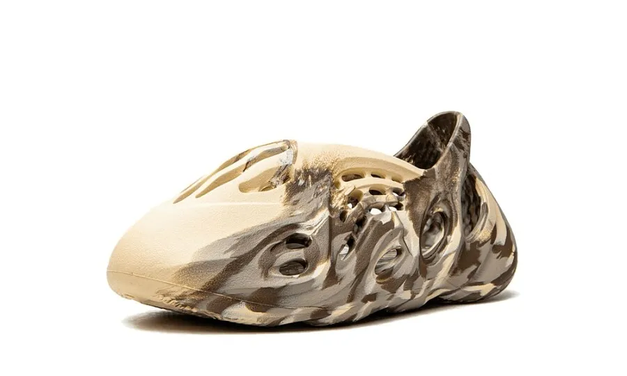Yeezy Foam RNNR MX Cream Clay
