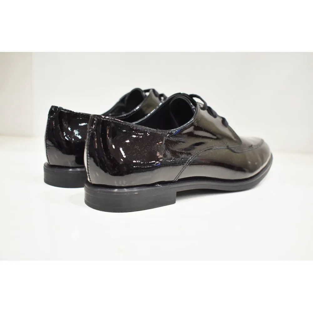 Zapato de cordones charol negro CALMODA 7554